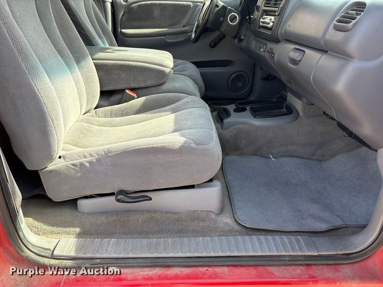 image for item FG2781 2000 Dodge Dakota Ext. Cab pickup truck