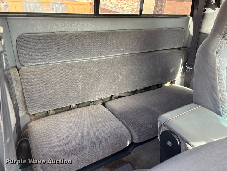 image for item FG2781 2000 Dodge Dakota Ext. Cab pickup truck