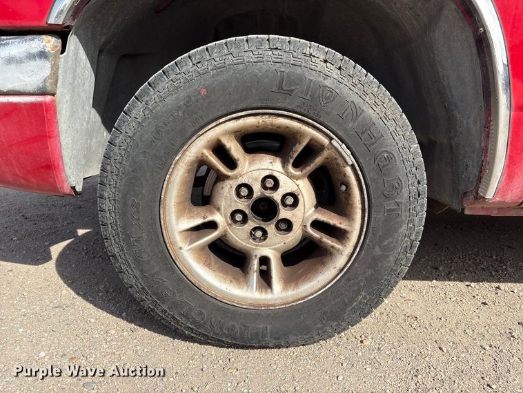image for item FG2781 2000 Dodge Dakota Ext. Cab pickup truck