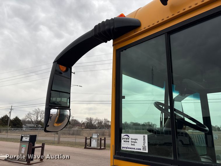 image for item FG2808 2014 Thomas Built HDX school bus