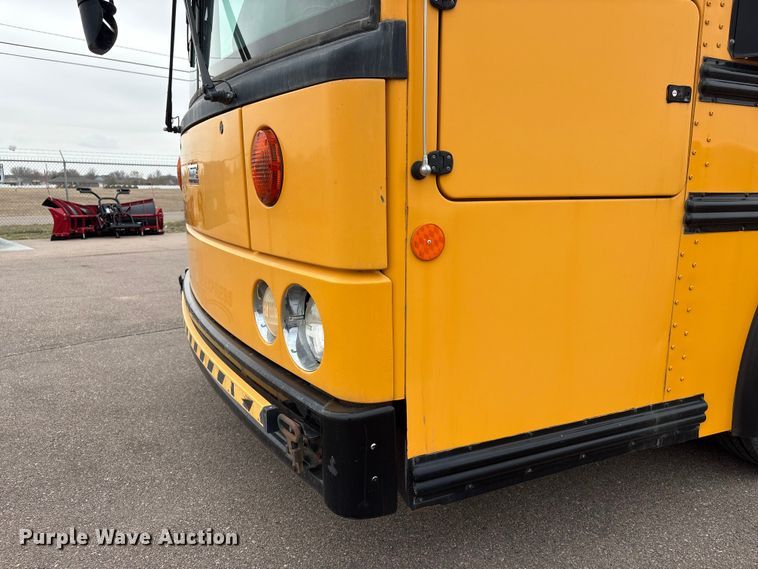 image for item FG2808 2014 Thomas Built HDX school bus
