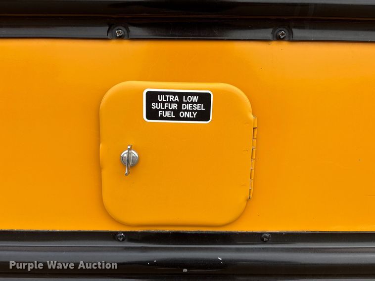 image for item FG2808 2014 Thomas Built HDX school bus