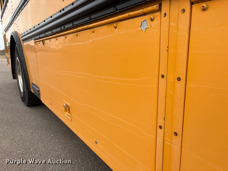 image for item FG2808 2014 Thomas Built HDX school bus