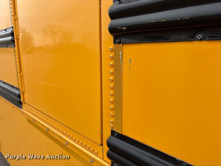 image for item FG2808 2014 Thomas Built HDX school bus