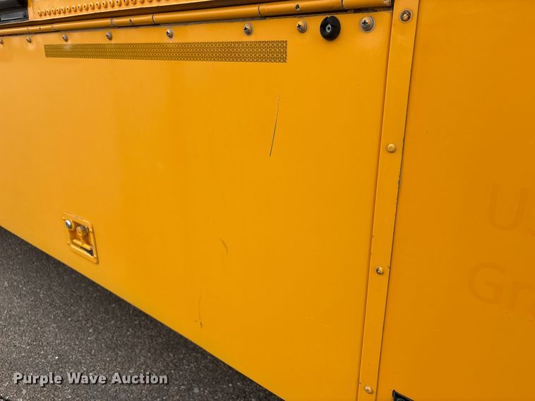 image for item FG2808 2014 Thomas Built HDX school bus