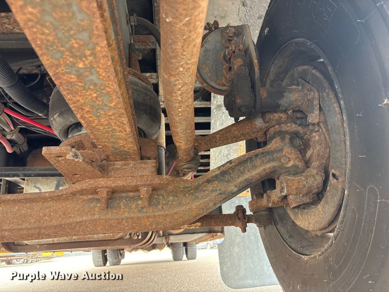 image for item FG2808 2014 Thomas Built HDX school bus