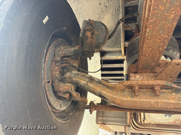 image for item FG2808 2014 Thomas Built HDX school bus