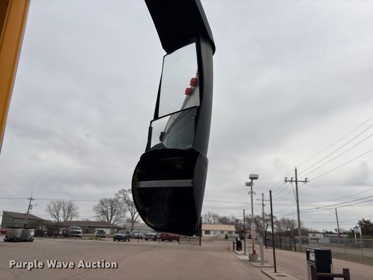 image for item FG2808 2014 Thomas Built HDX school bus