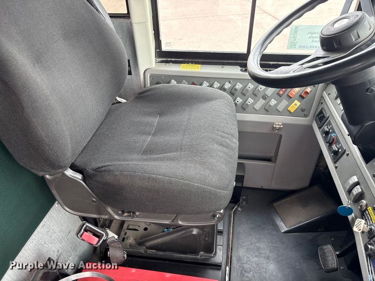 image for item FG2808 2014 Thomas Built HDX school bus