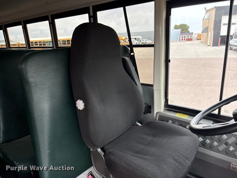 image for item FG2808 2014 Thomas Built HDX school bus