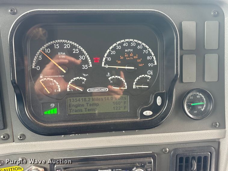 image for item FG2808 2014 Thomas Built HDX school bus