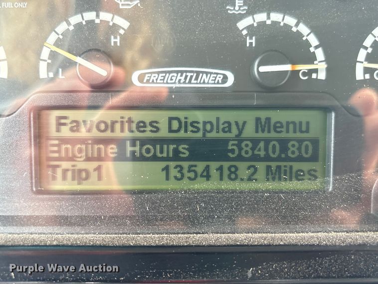 image for item FG2808 2014 Thomas Built HDX school bus