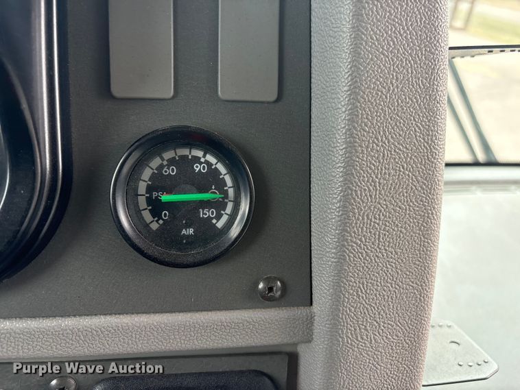 image for item FG2808 2014 Thomas Built HDX school bus