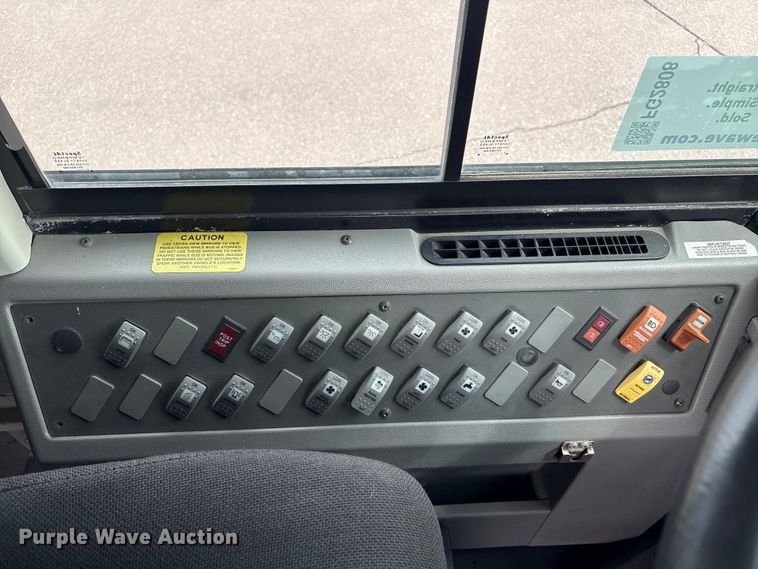 image for item FG2808 2014 Thomas Built HDX school bus