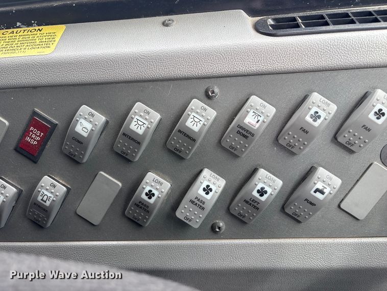 image for item FG2808 2014 Thomas Built HDX school bus