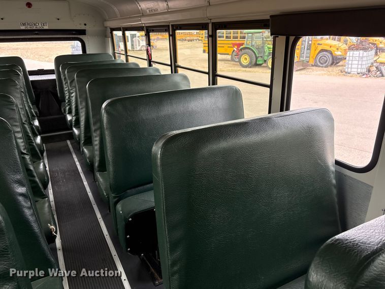 image for item FG2808 2014 Thomas Built HDX school bus