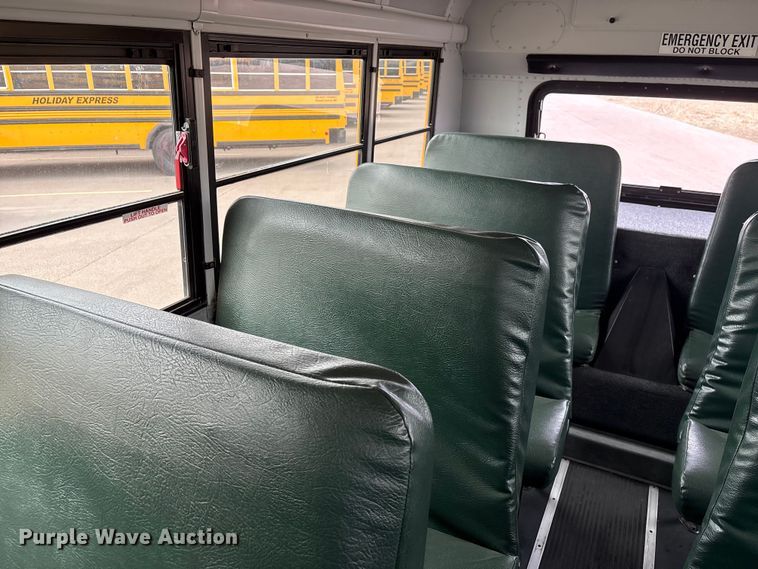 image for item FG2808 2014 Thomas Built HDX school bus