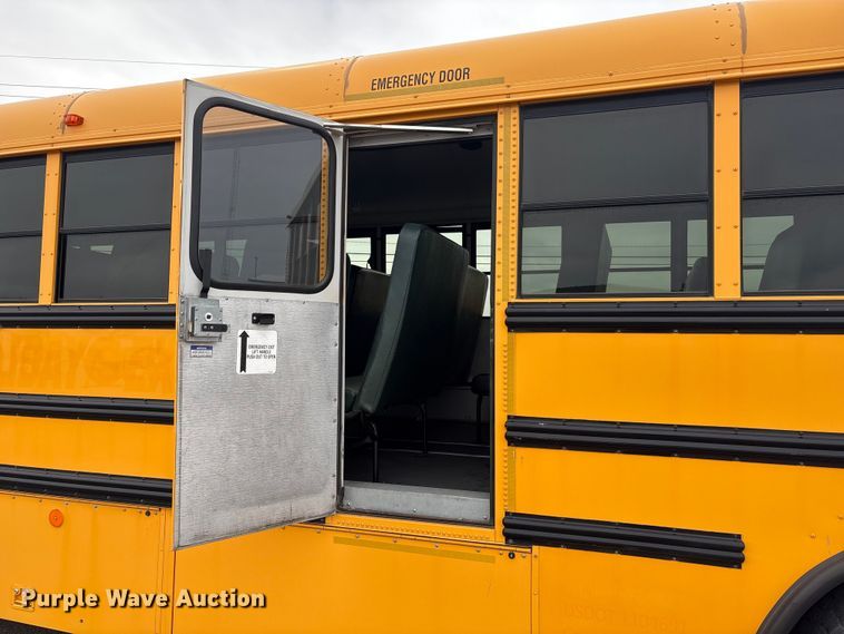 image for item FG2808 2014 Thomas Built HDX school bus
