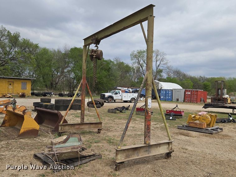 image for item FH6567 Yale A frame hoist
