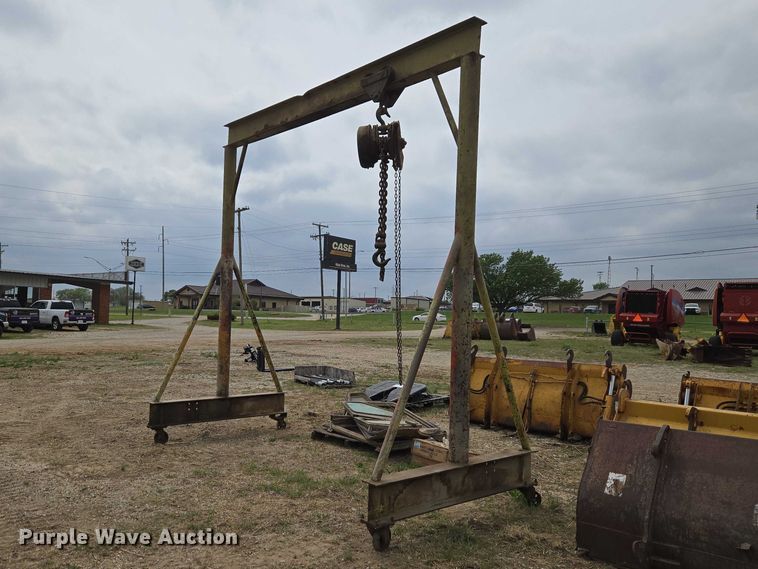 image for item FH6567 Yale A frame hoist
