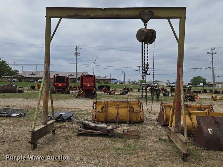 image for item FH6567 Yale A frame hoist