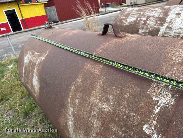 image for item FH6573 (3) fuel tanks and pumps