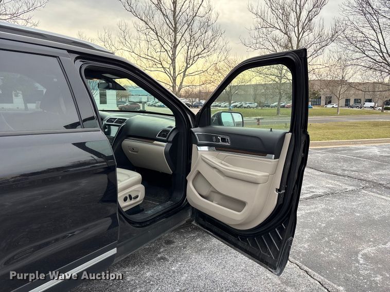 image for item FH7005 2019 Ford Explorer SUV