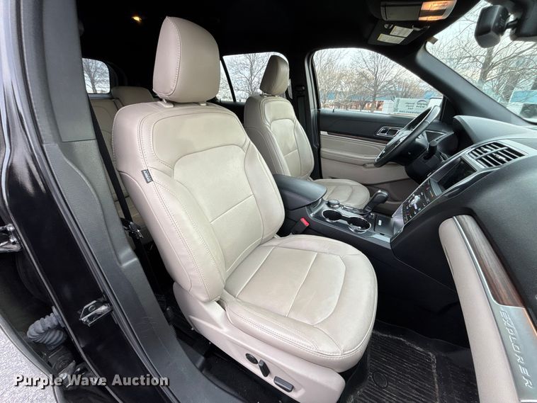 image for item FH7005 2019 Ford Explorer SUV