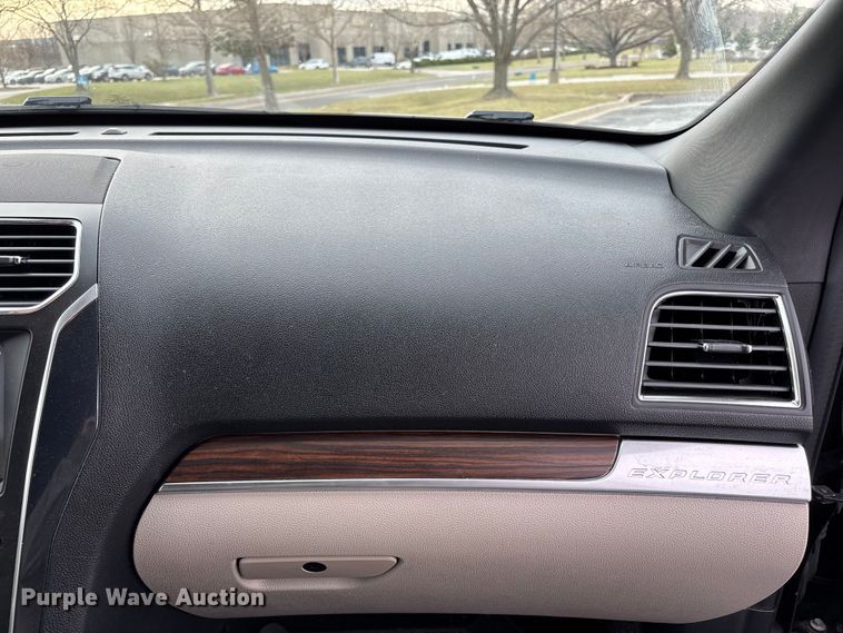 image for item FH7005 2019 Ford Explorer SUV