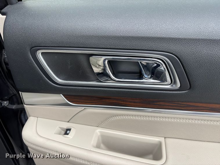 image for item FH7005 2019 Ford Explorer SUV