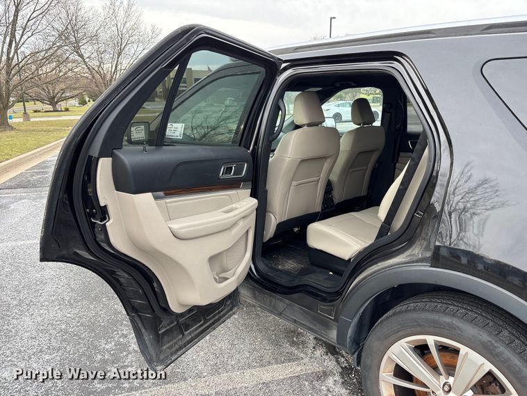 image for item FH7005 2019 Ford Explorer SUV