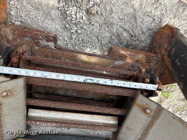 image for item FH7024 Warren spreader