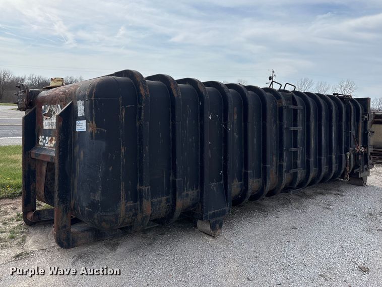 image for item FH7025 May Fabricating Co., Inc. Wastequip roll-off tank