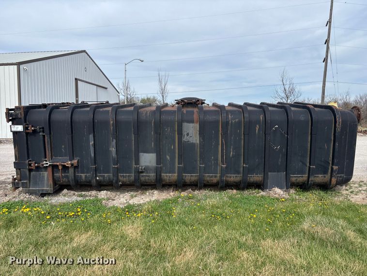 image for item FH7025 May Fabricating Co., Inc. Wastequip roll-off tank
