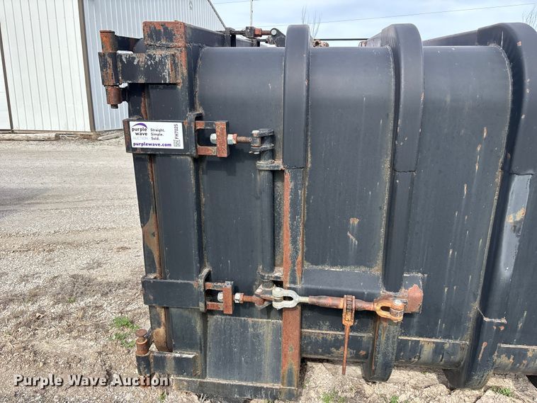 image for item FH7025 May Fabricating Co., Inc. Wastequip roll-off tank