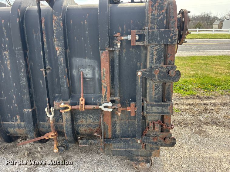 image for item FH7025 May Fabricating Co., Inc. Wastequip roll-off tank