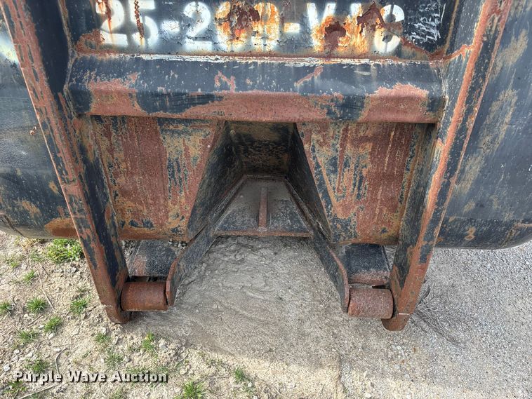 image for item FH7025 May Fabricating Co., Inc. Wastequip roll-off tank