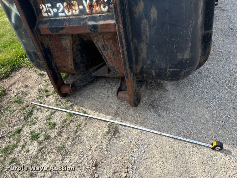 image for item FH7025 May Fabricating Co., Inc. Wastequip roll-off tank