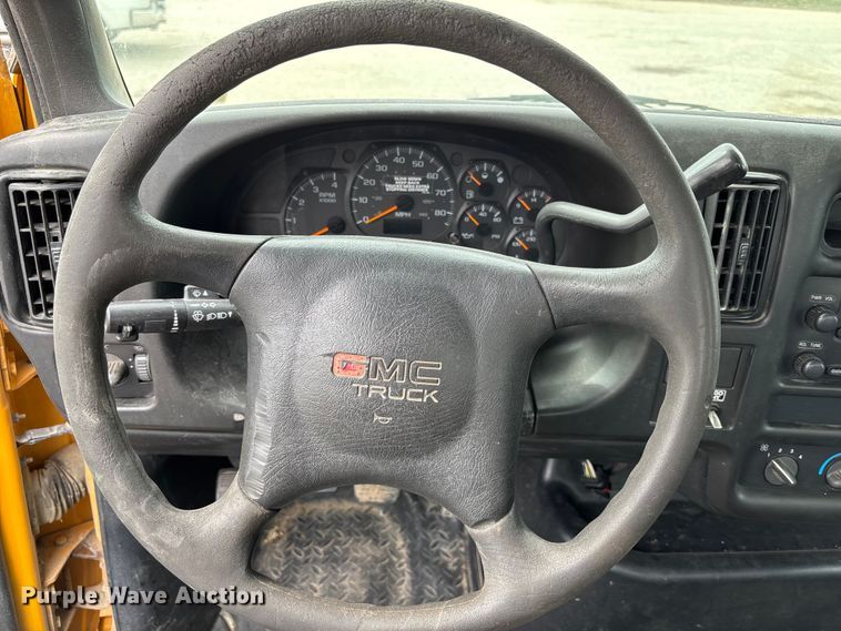 image for item FH7034 2006 GMC C7500 truck cab and chassis