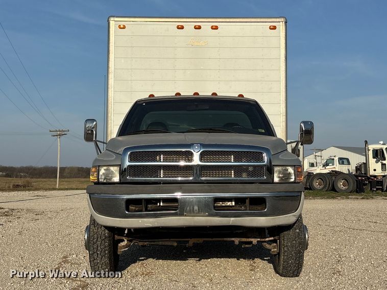 image for item FH7041 1999 Dodge Ram 3500 box truck
