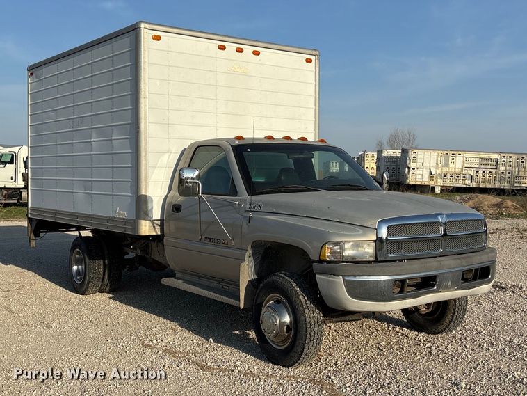 image for item FH7041 1999 Dodge Ram 3500 box truck