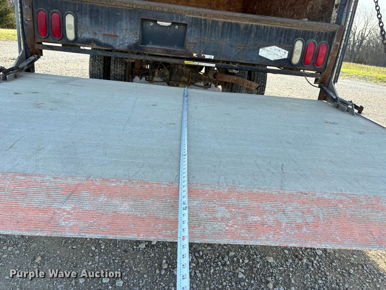 image for item FH7041 1999 Dodge Ram 3500 box truck