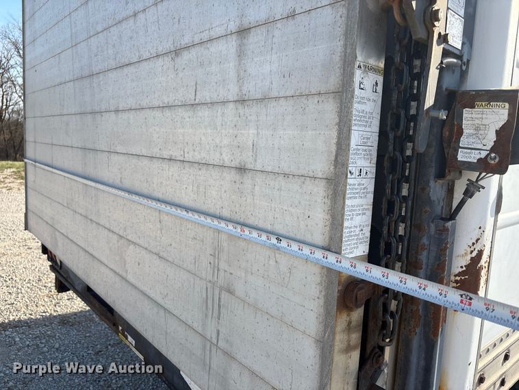 image for item FH7041 1999 Dodge Ram 3500 box truck