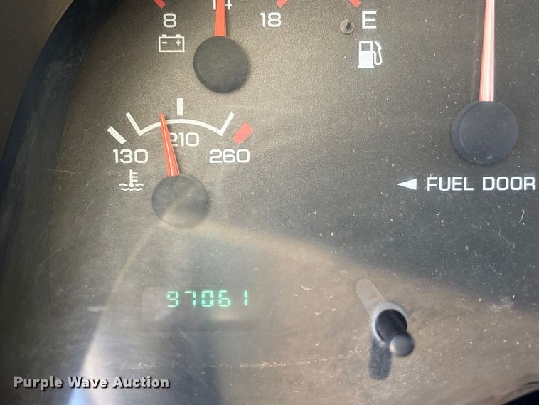 image for item FH7041 1999 Dodge Ram 3500 box truck