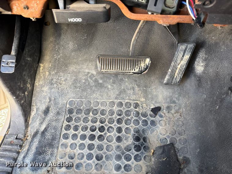 image for item FH7041 1999 Dodge Ram 3500 box truck