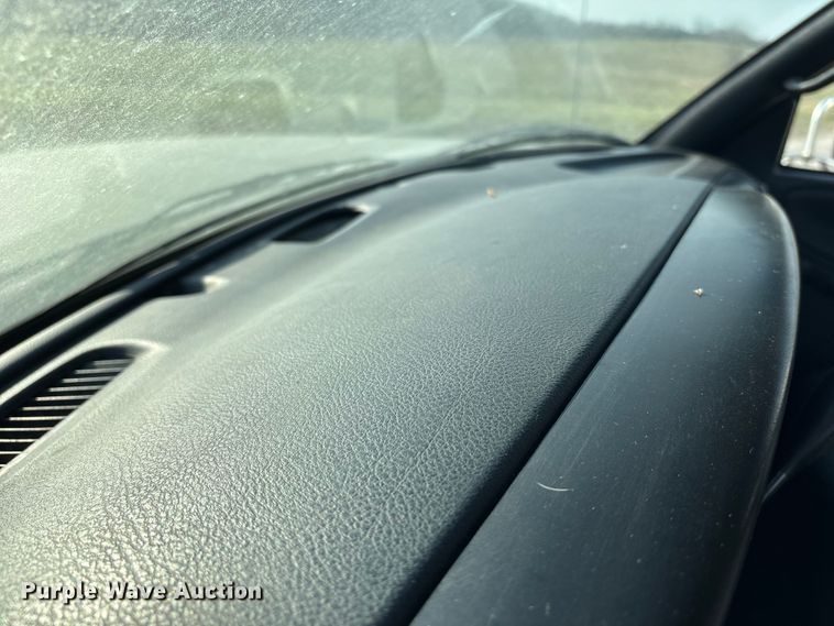 image for item FH7041 1999 Dodge Ram 3500 box truck