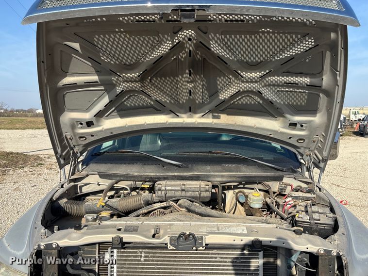 image for item FH7041 1999 Dodge Ram 3500 box truck