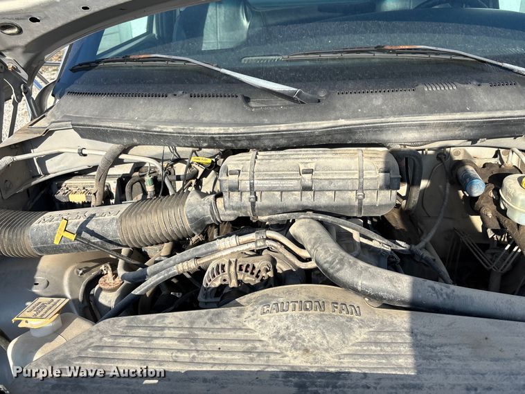 image for item FH7041 1999 Dodge Ram 3500 box truck