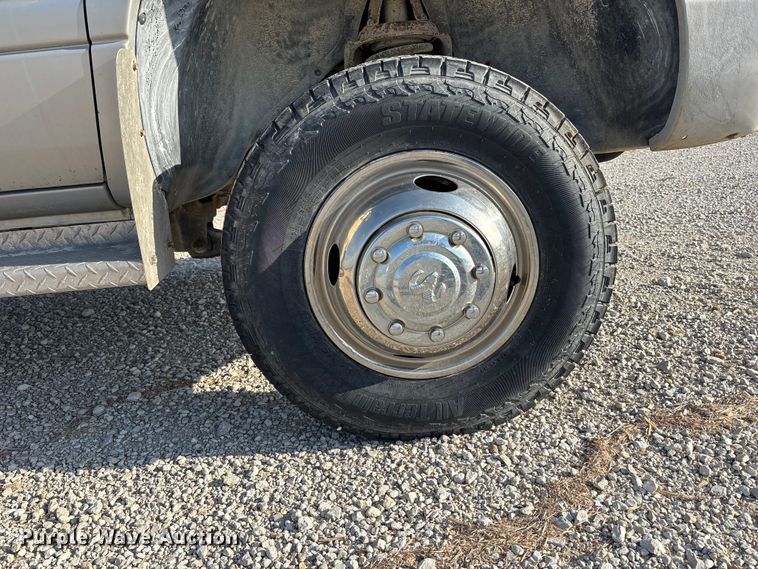 image for item FH7041 1999 Dodge Ram 3500 box truck