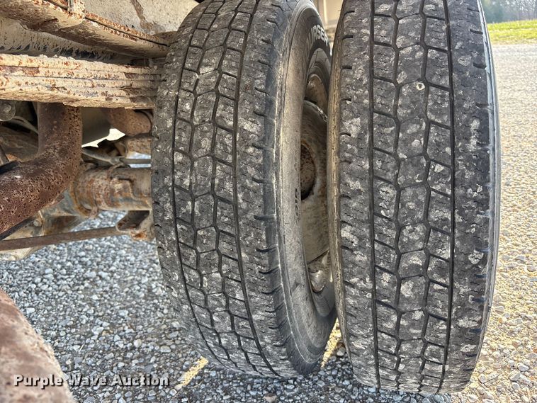 image for item FH7041 1999 Dodge Ram 3500 box truck